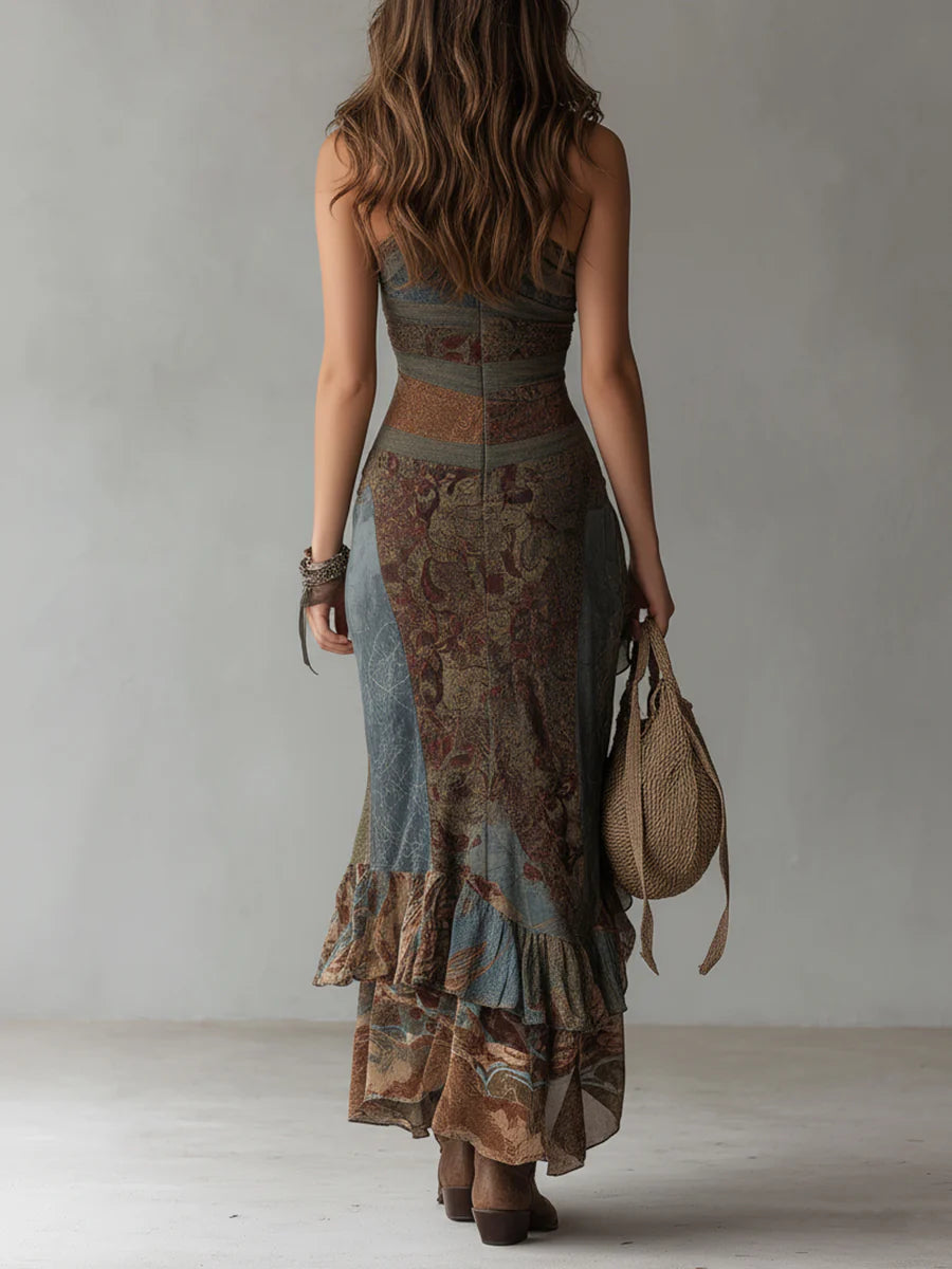 Elena ∙ Vestido largo asimétrico de un solo hombro con estampado étnico y abertura alta.