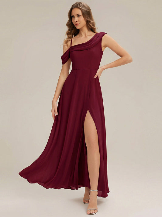 ELIANA™ | Vestido largo asimétrico de un hombro con corte en A y detalles plisados