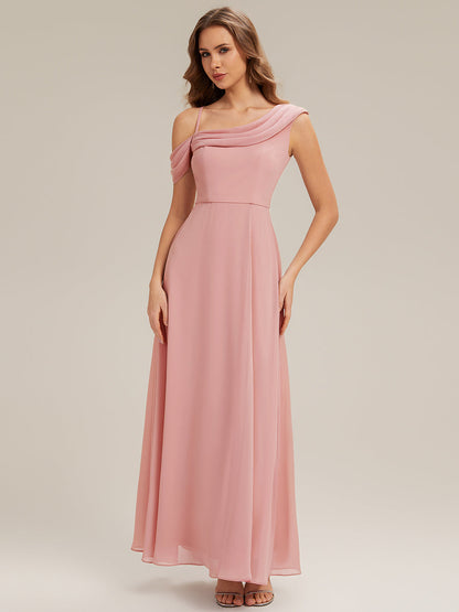 ELIANA™ | Vestido largo asimétrico de un hombro con corte en A y detalles plisados