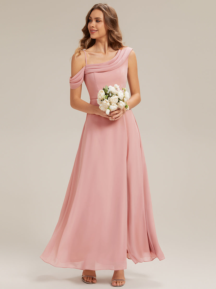 ELIANA™ | Vestido largo asimétrico de un hombro con corte en A y detalles plisados