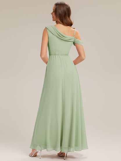 ELIANA™ | Vestido largo asimétrico de un hombro con corte en A y detalles plisados