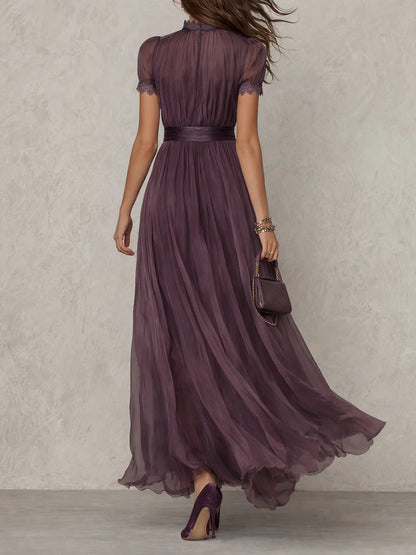 Flavia - Vestido largo morado con escote en forma de gota y ribete de encaje de gasa