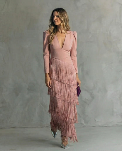 Alessia - Elegante vestido midi con mangas de flecos.