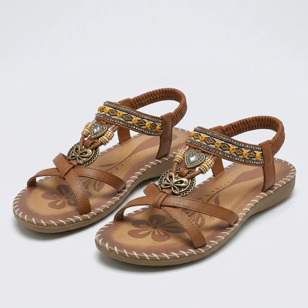 Sandali in stile ibiziano che combinano comfort ed eleganza