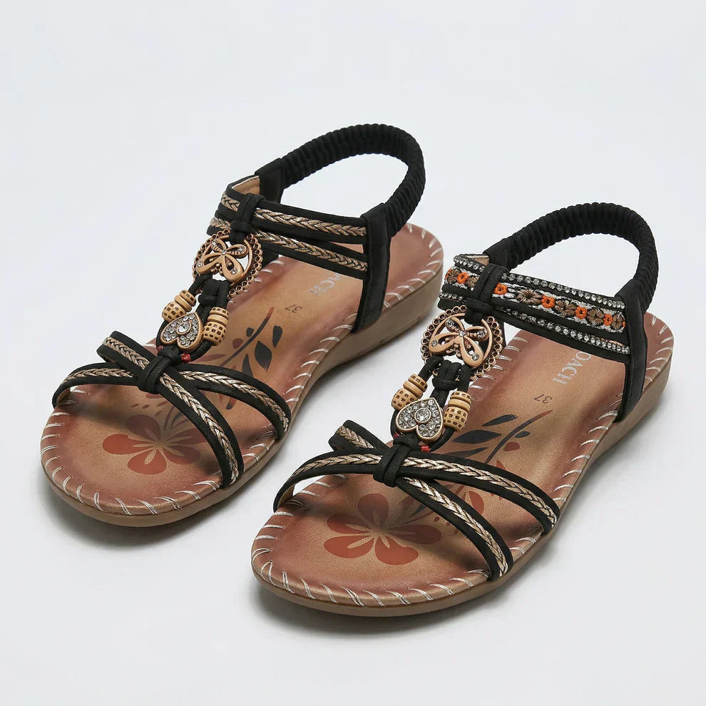 Sandali in stile ibiziano che combinano comfort ed eleganza