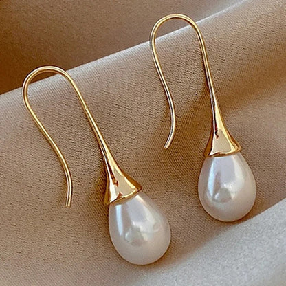 Pendientes clásicos de perlas Helena