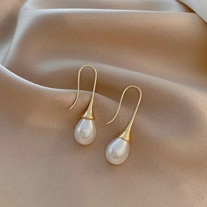 Pendientes clásicos de perlas Helena
