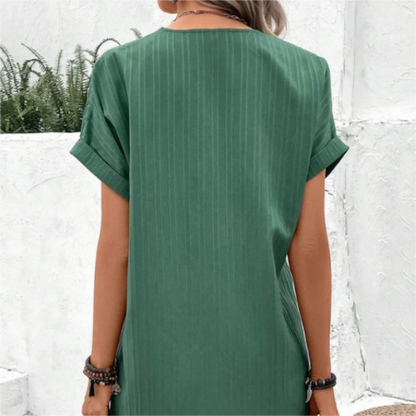 Vestido monocromático con escote en V para mujer